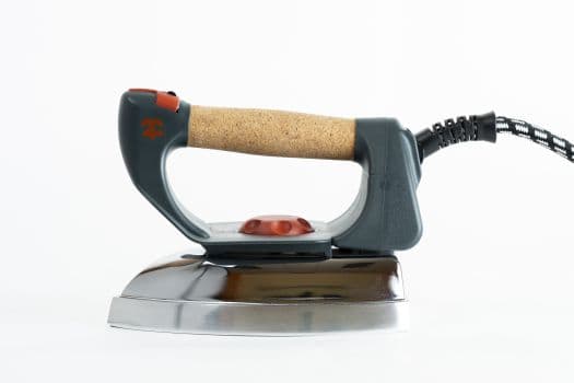 Due Effe gravity-fed bottle iron with a cork handle